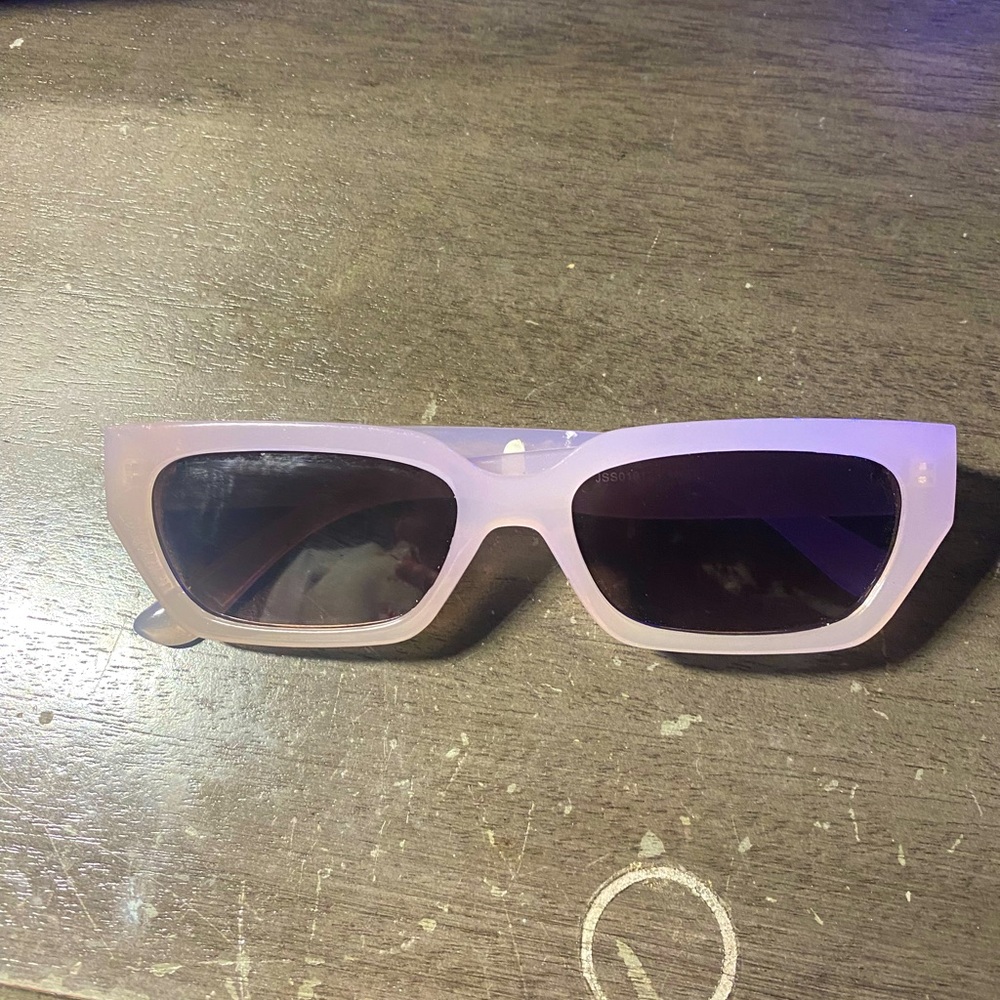 fashionable sun glasses